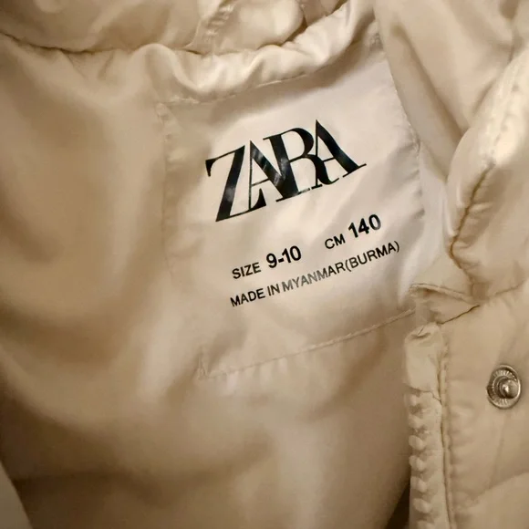 Zara Women's Puffer Coat in Light Beige